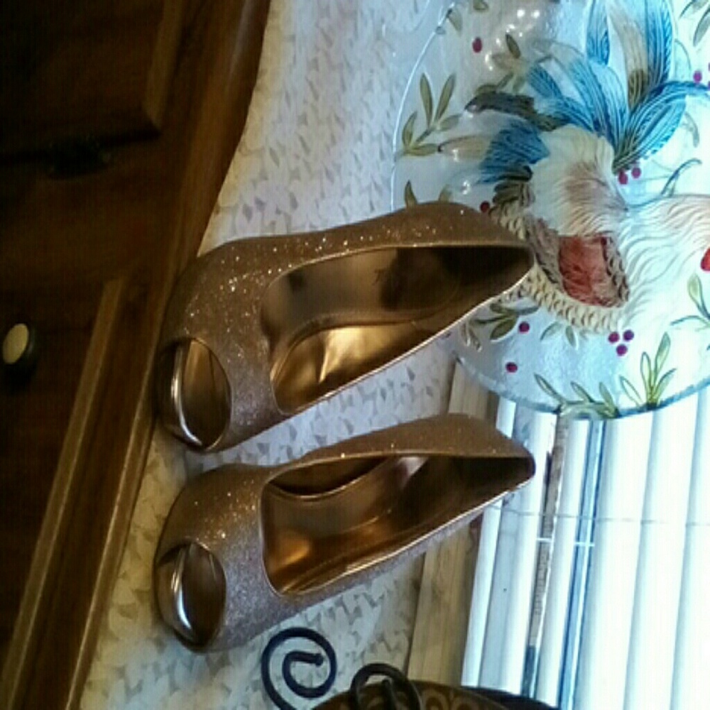 Gold ladies heels